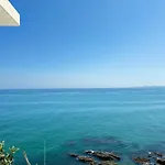 Apartamento En Primera Linea De Playa En Benalmadena