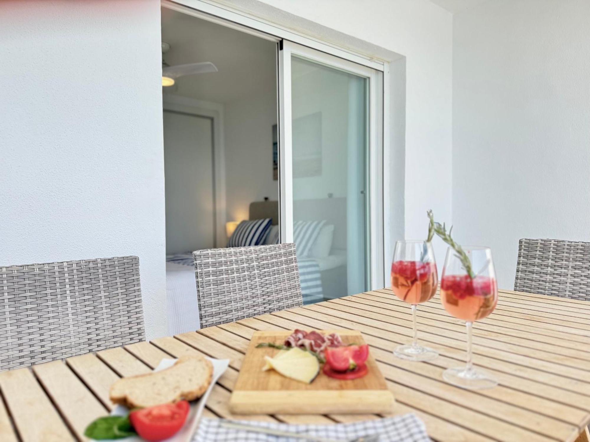Apartment En Primera Linea De Playa En Benalmadena